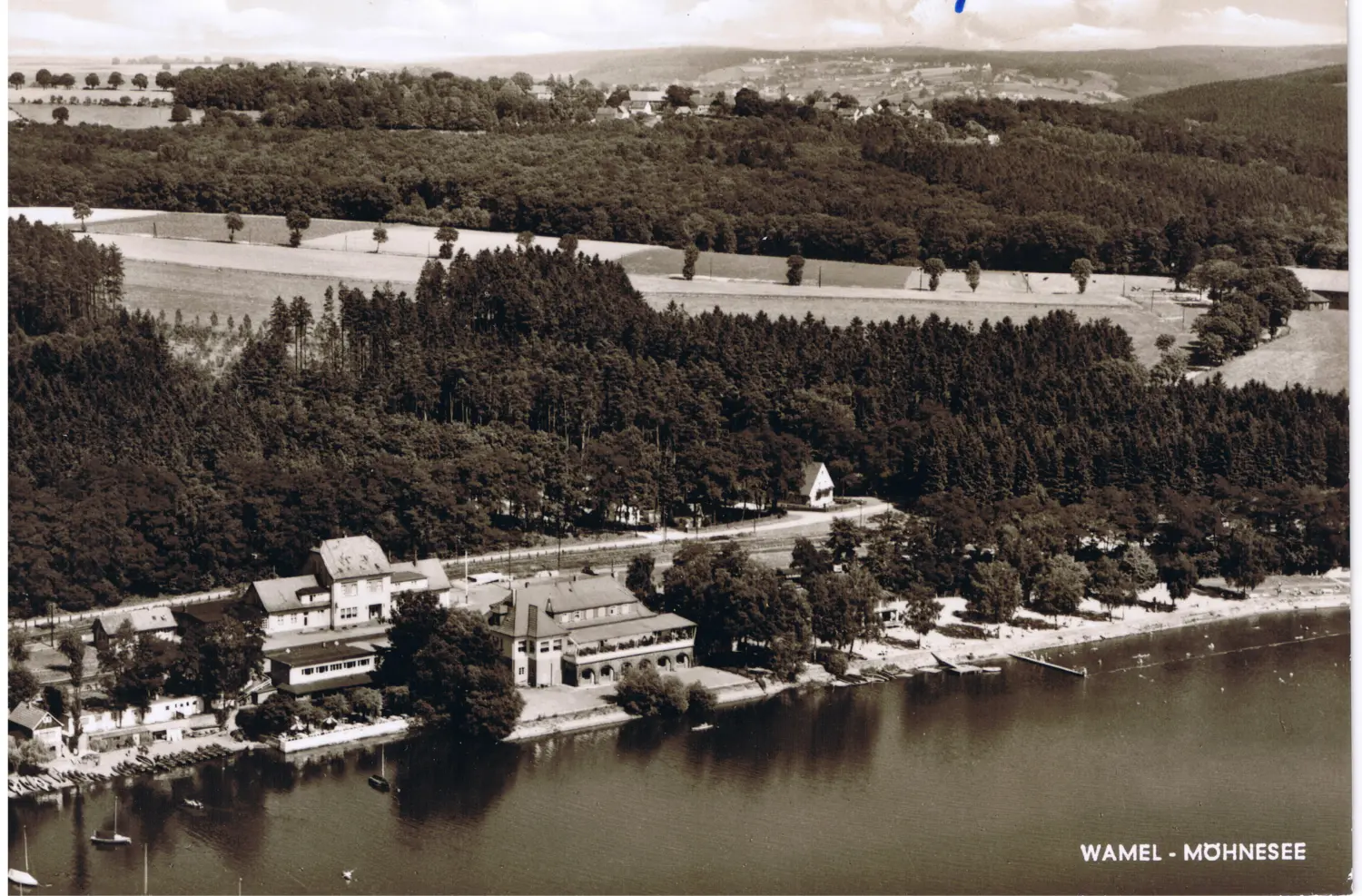Strandhof vom Südufer Luftbild vom Strandhof Möhnesee