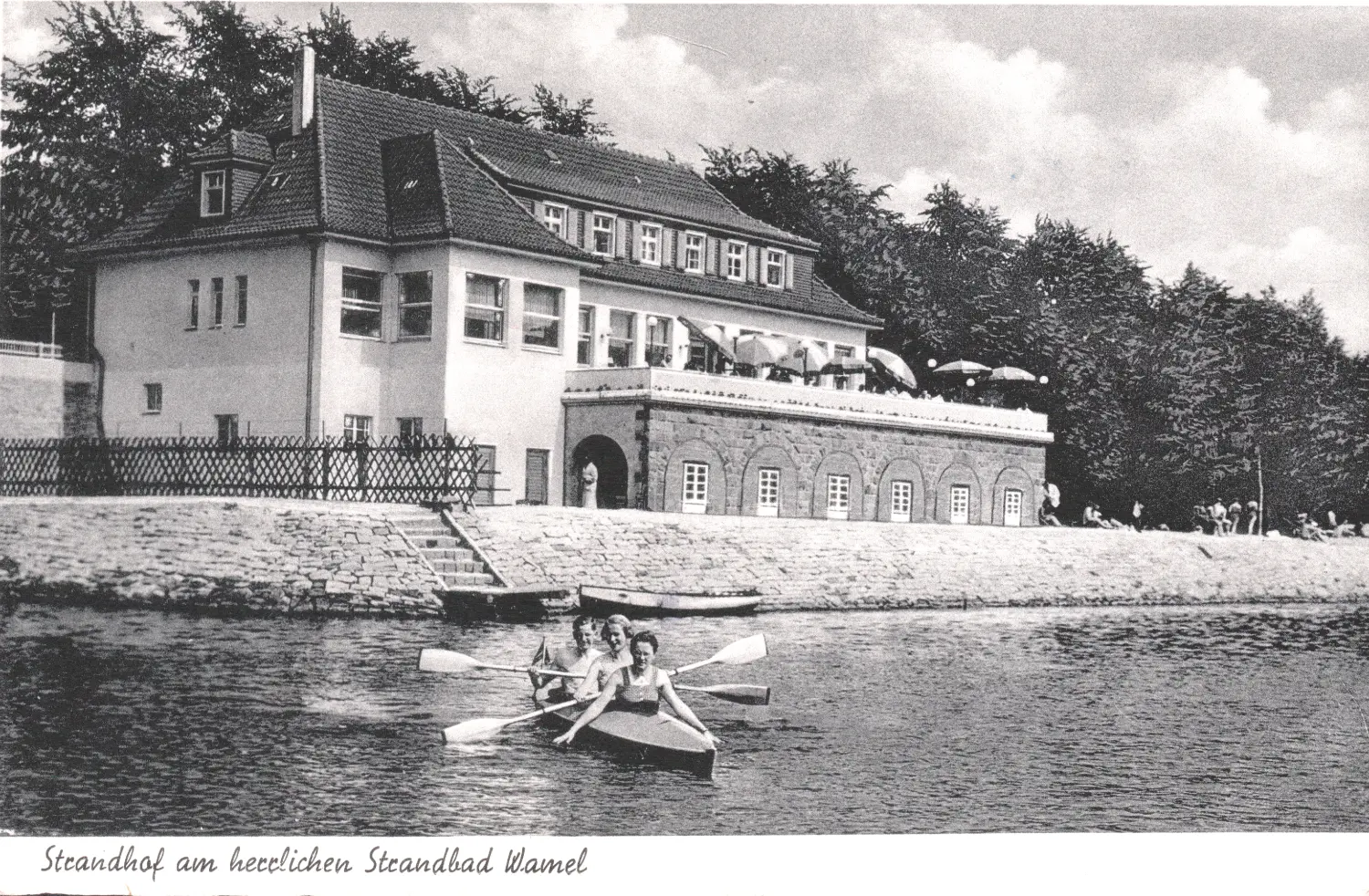 Strandhof Wasser seitevon links  vom Strandhof Möhnesee